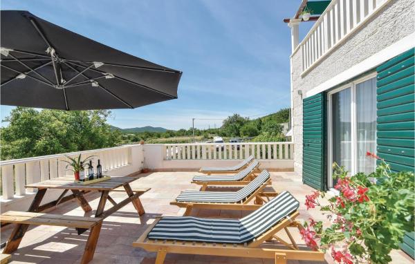 Nice Home In Zrnovnica-Split With Sauna