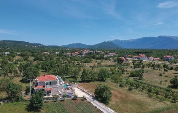 Nice Home In Zrnovnica-Split With Sauna