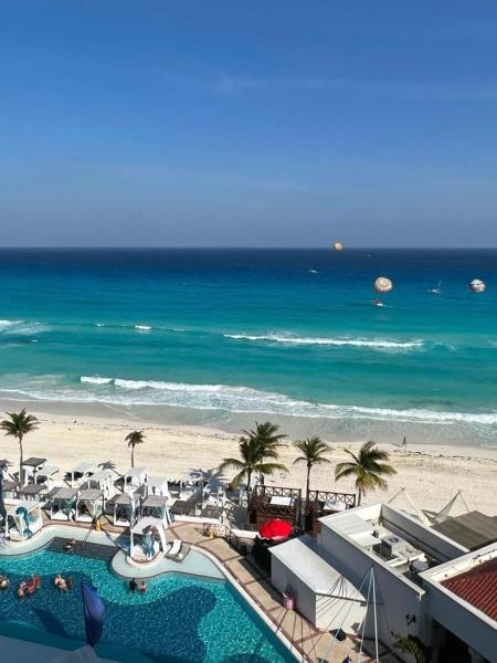 Luxury Beachfront Condo in Royal Sunset Fishermens Resort spa