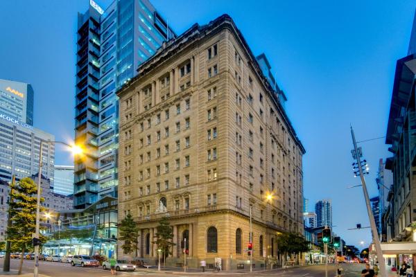 MacArthur Chambers