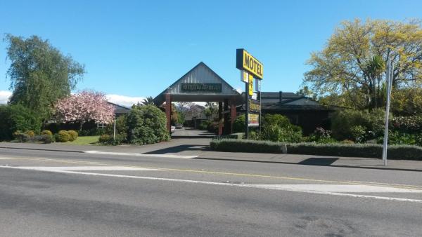 The Highwayman Motel