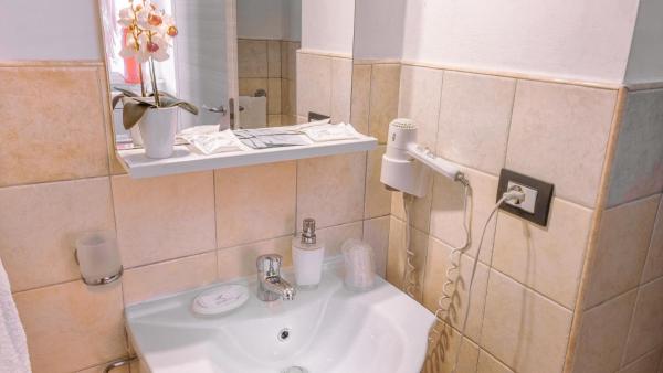 Romangelo 2 Hostel