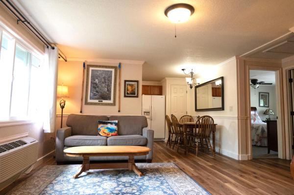 Yellowstone Gateway Inn