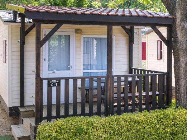 Cozy Chalet With a Terrace, Just 200 m. From the Beach