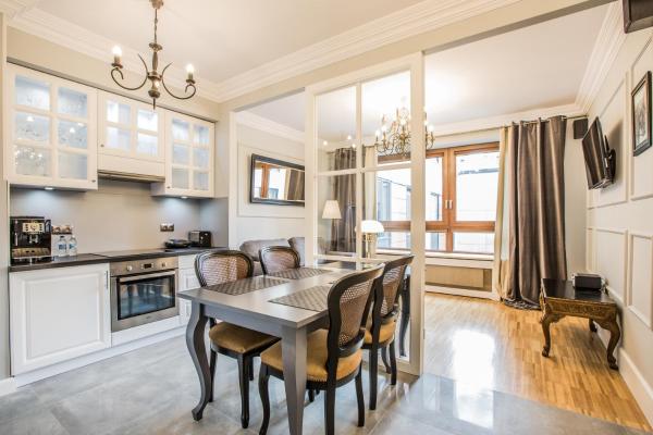 EXCLUSIVE Aparthotel Варшава