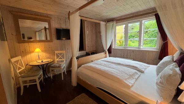 Dalen Bed & Breakfast