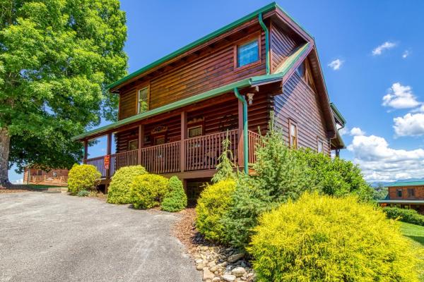 A Stone's Throw 2 Bedroom Cabin by RedAwning
