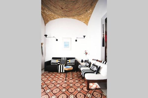 Casa Pombalinho by MarsAlgarve