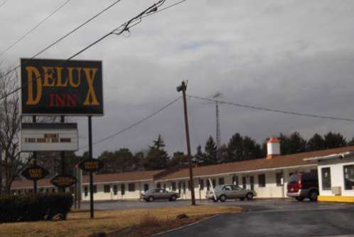 Delux Inn