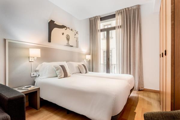 Aspasios Plaza Real Apartments
