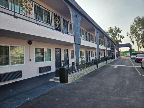 Flamingo Inn