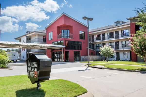 Markham House Suites