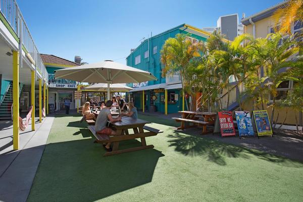 Backpackers In Paradise 18-35 Hostel