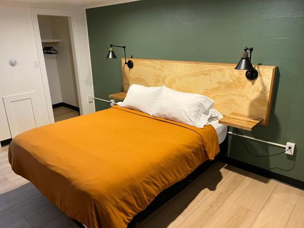 Happy Bear Motel