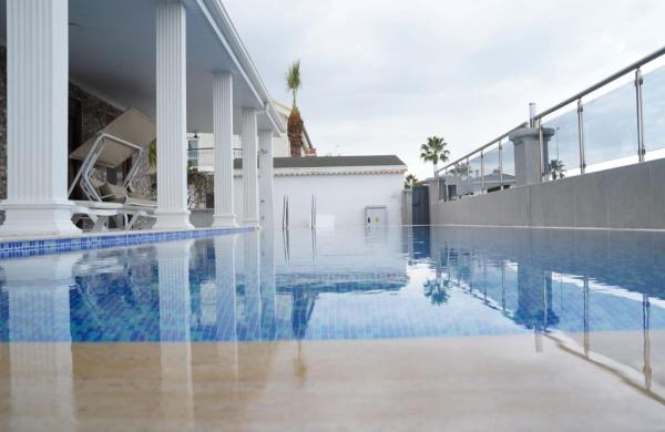 Gorgeous Villa With Private Pool in Antalya 1