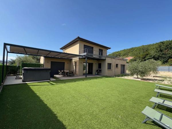 Maison Ruoms, 5 pièces, 8 personnes - FR-1-382-149