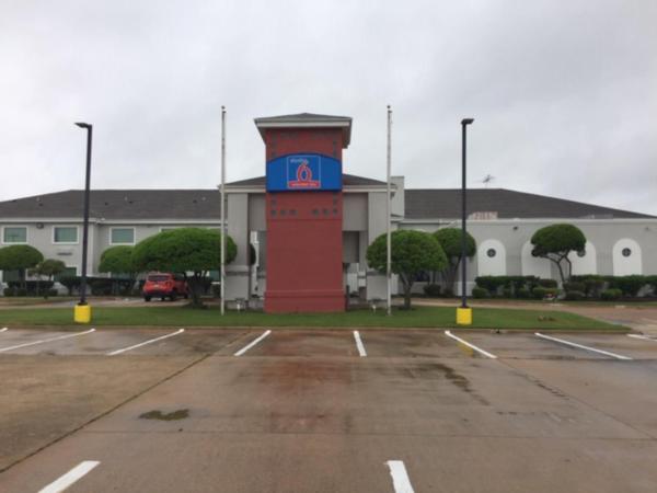 Studio 6 Burleson