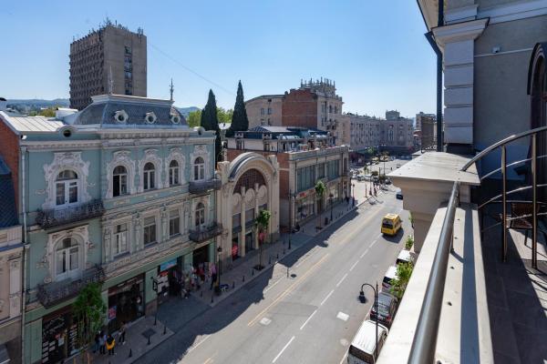 Hotel Avenue 106