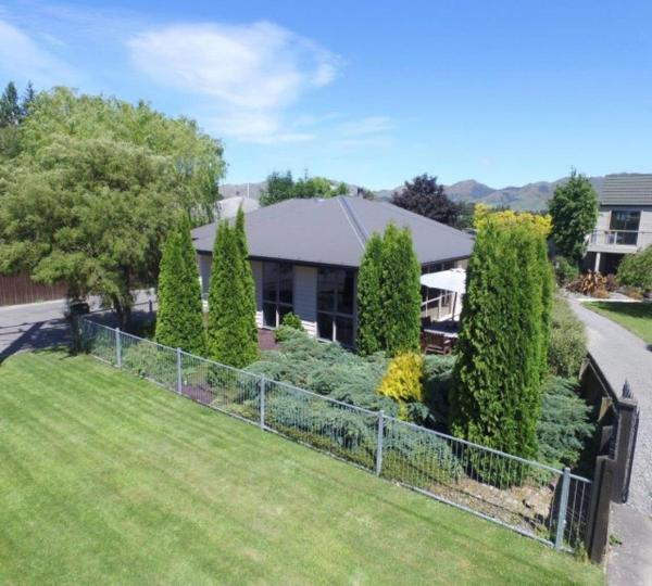 59 Woodbank Road