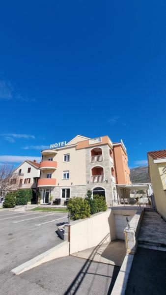 Hotel Aćimović, Забронировать Отель Отели Республики Сербской с парковкой, Парковка