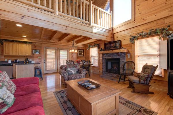 Serenity Peak 3 Bedroom Home with Hot Tub