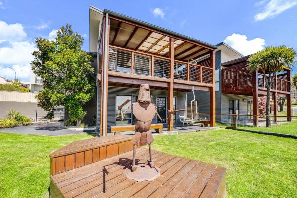 Ned Kelly's Retreat - Sophisticated style with modern convenience and