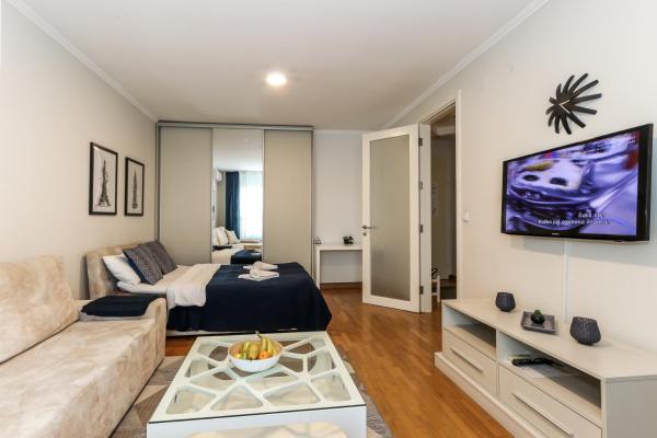 New Belgrade Apartments, parking 5 eur per day, Забронировать Апартаменты/квартира Нови Белград Белград