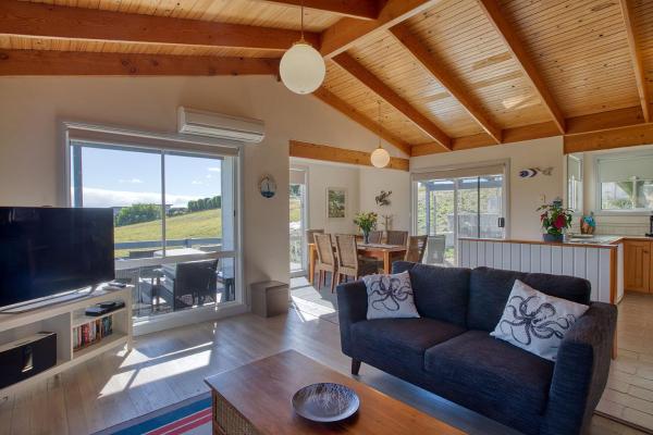 Cockatoo Cabin