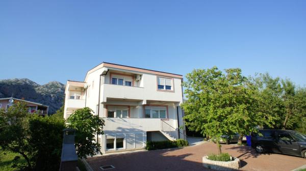 Argyruntum Apartments