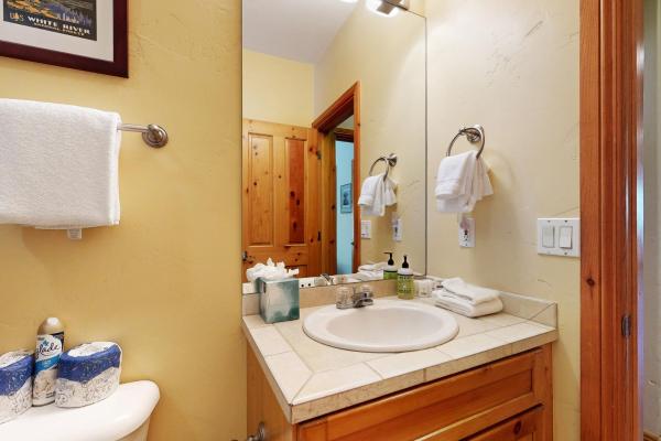 Beautiful East Vail 3 Bedroom Condo w/Hot Tub On shuttle Route.