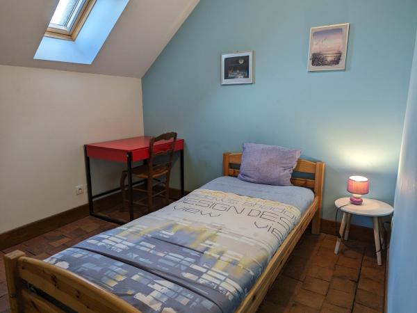 Maison confortable avec cour, proche du Château de La Bussière, idéale pour explorations. - FR-1-590-161