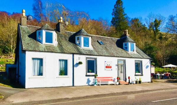 Rowantree Cottage Bed & Breakfast