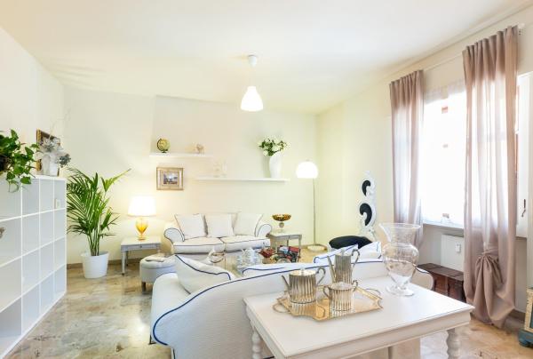 B&B Happiness - City Center