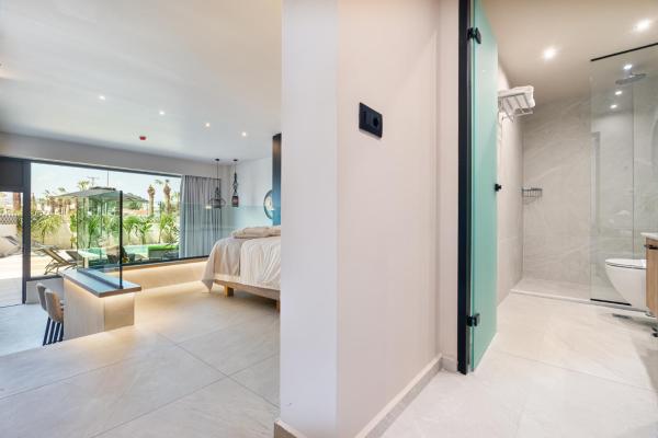 Pathos SeaSide Suites