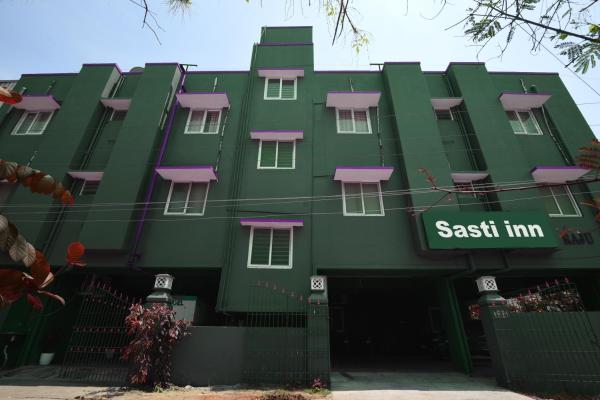 FabHotel Sasti Inn