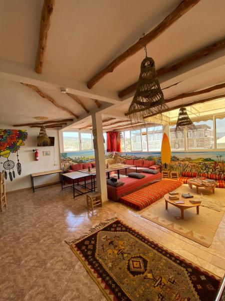Happy Surf Hostel, Забронировать Хостел Отели Тагазут с парковкой, Парковка