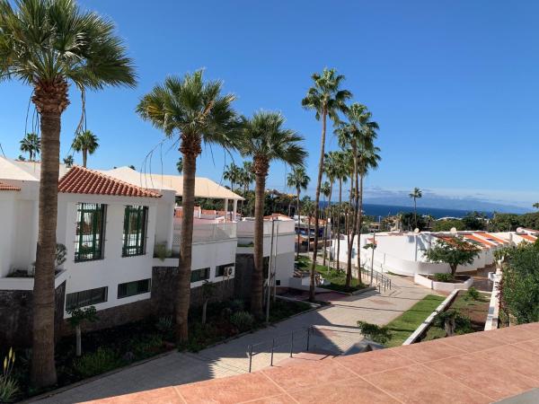 Island Village, Забронировать Апартаменты/квартира Адехе 