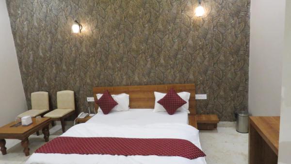 Raja Ji Hotel And Restaurant