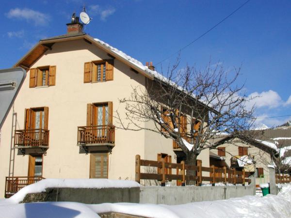 Maison spacieuse à Villar-Saint-Pancrace avec vue montagne, Забронировать Дом для отпуска Отели Серр-Шевалье с парковкой, Парковка