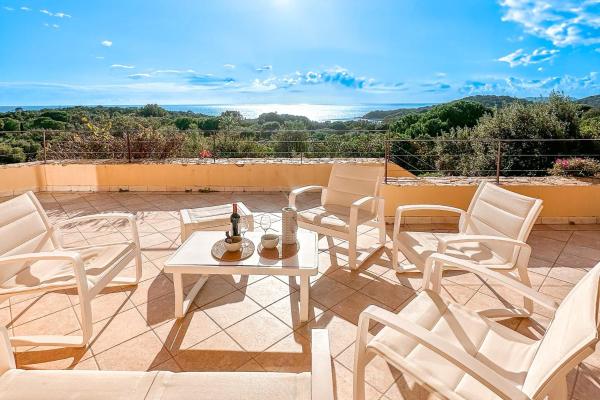 Villa Clementina Di Punta d\Arasu, Забронировать Вилла Отели South Corsica с парковкой, Парковка