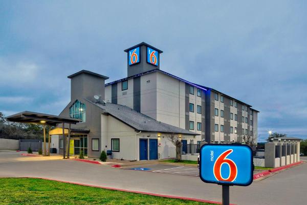 Motel 6-Marble Falls, TX