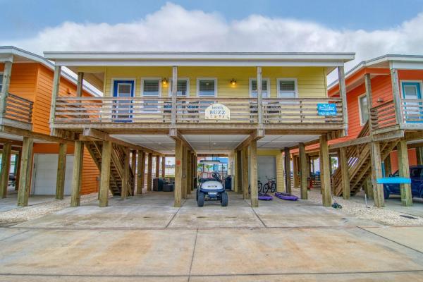Beach Buzz 4 Bedrooms 3 Bathrooms Home