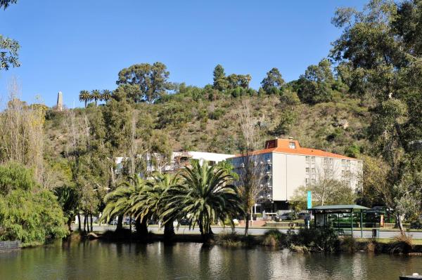 Sullivans Hotel