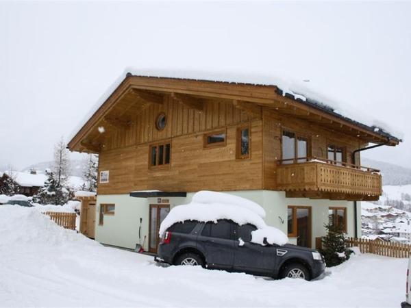 Stunning Holiday Home With Balcony, Ski Storage, Parking