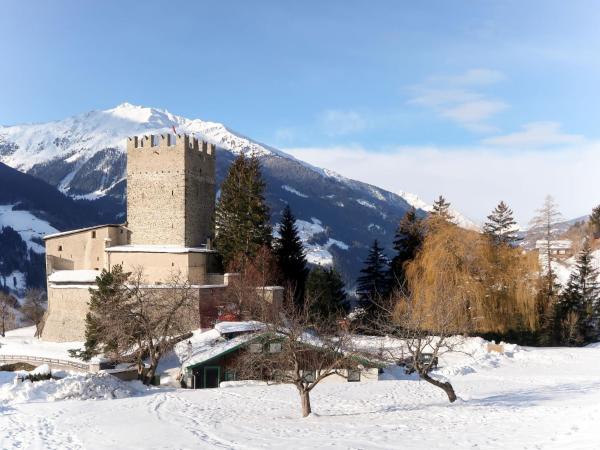 Villa Burg Biedenegg mit Schlosscafé by Interhome