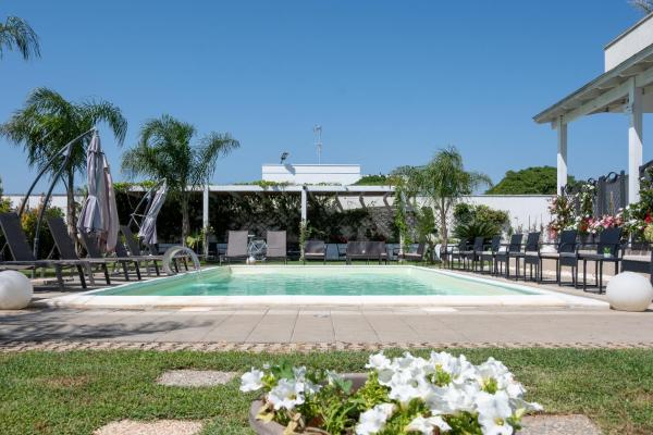 VILLA LEONARDO SAN FOCA - Room, Pool & Restaurant