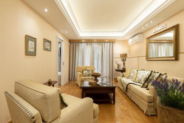 Vouliagmeni's Elegance by Acropolis Suites