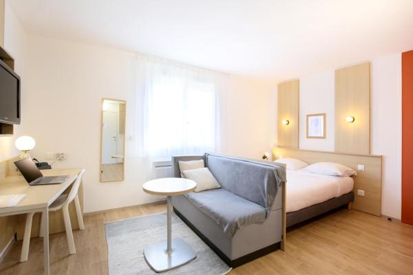 Sweetly Isatis Mérignac Hôtel de ville