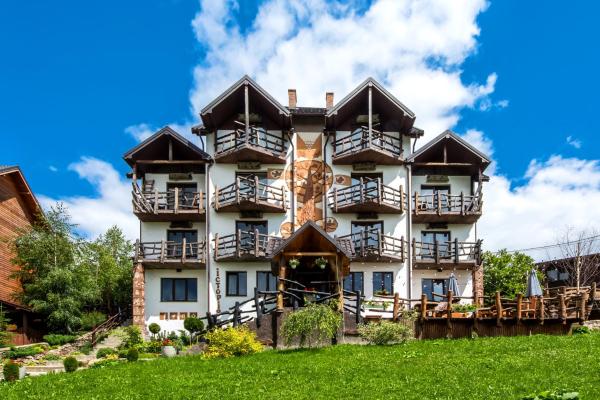 Stara Pravda Hotel - History