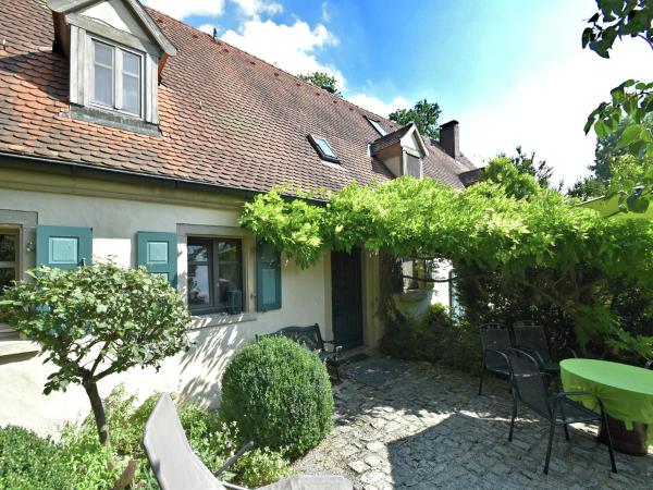Gemutliches Ferienhaus mit Gartenlaube Amwaldrand